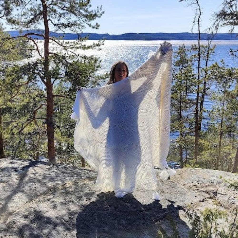 Ice Cream Princess Blanket KAL - Ohjeet Sari Ojalehto Ice Cream Princess -peittoprojekti, viisi jäätelöaiheista neulottua neliötä, puolikas neliö ja koristeellinen reunus – täydellinen kesäinen neule-KAL.