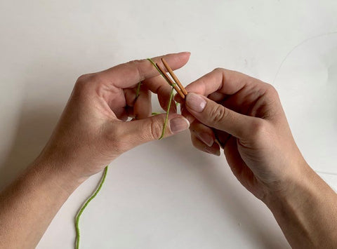 Arteeni's method: cast on first stitch ready