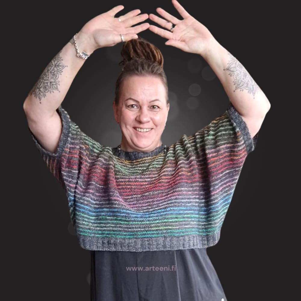 Väljä lepakkohihainen neulepaita arkeen ja juhlaan. Nopea neuloa, helppo muokata ja täydellinen mekkojen ja toppien päälle ympäri vuoden.